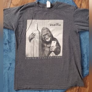 NYC #selfie Gorilla Empire State Building Graphic Tee - Sz L